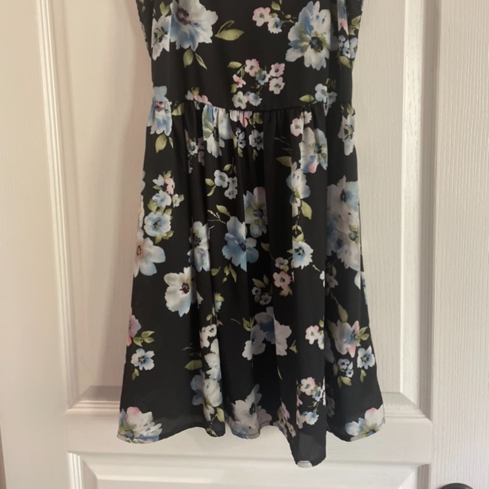 Floral Xhilaration Dress - Picture 3 of 5